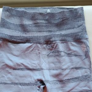 Seamless yoga leggings